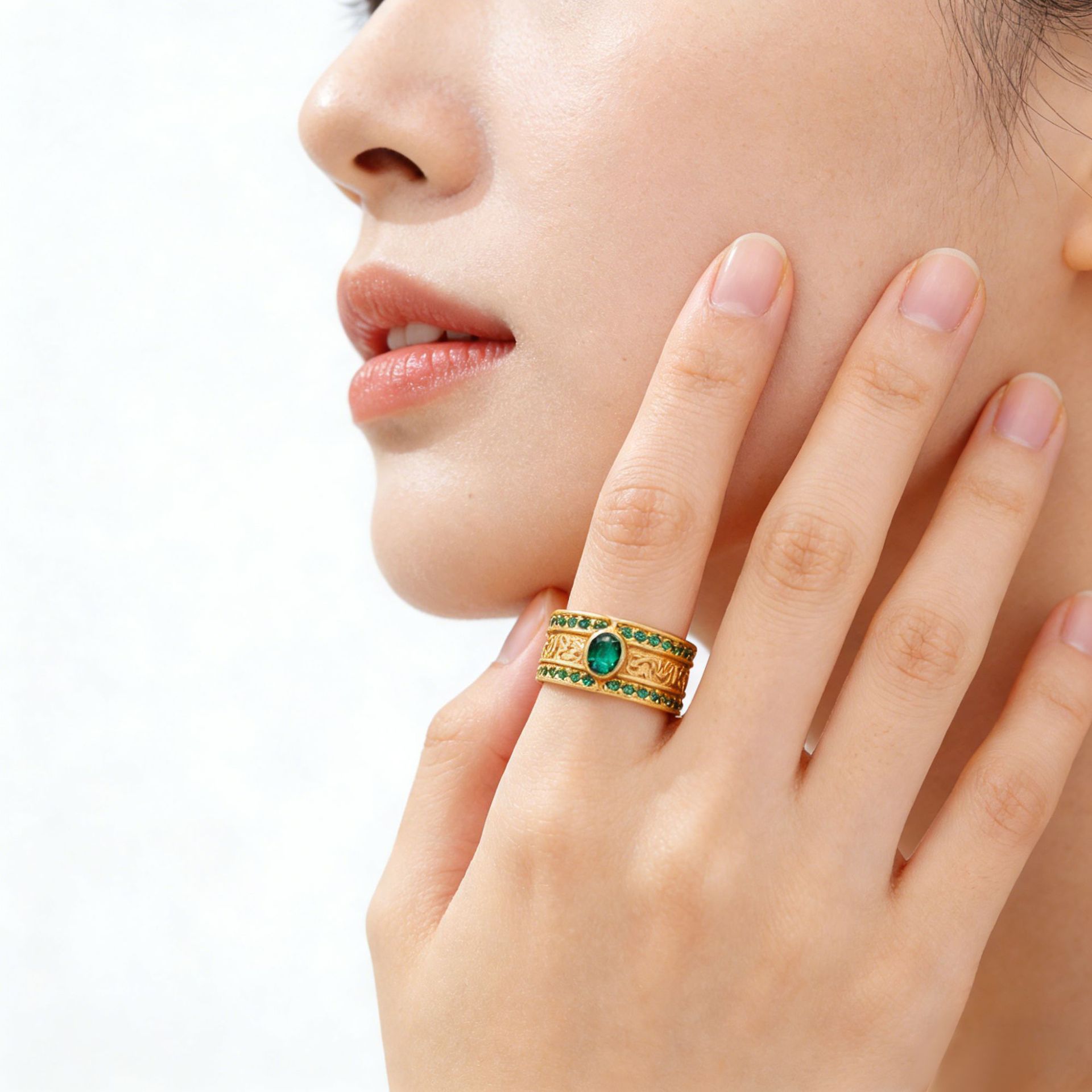 Hyacinth ancient sand gold cut women's retro Hong Kong-style light luxury green zirconium high-end open ring 2025 New trendy index ring details Picture