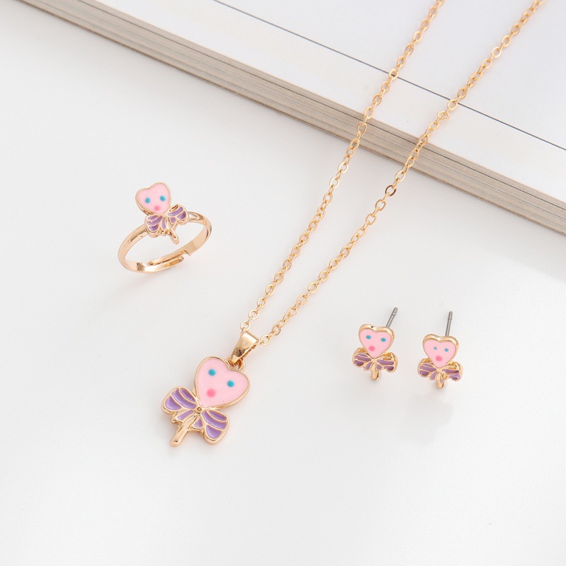 Wholesale of cartoon heart cherry pendant jewelry set, alloy oil-dripping children's necklace, ring and stud three-piece set Application Scenario