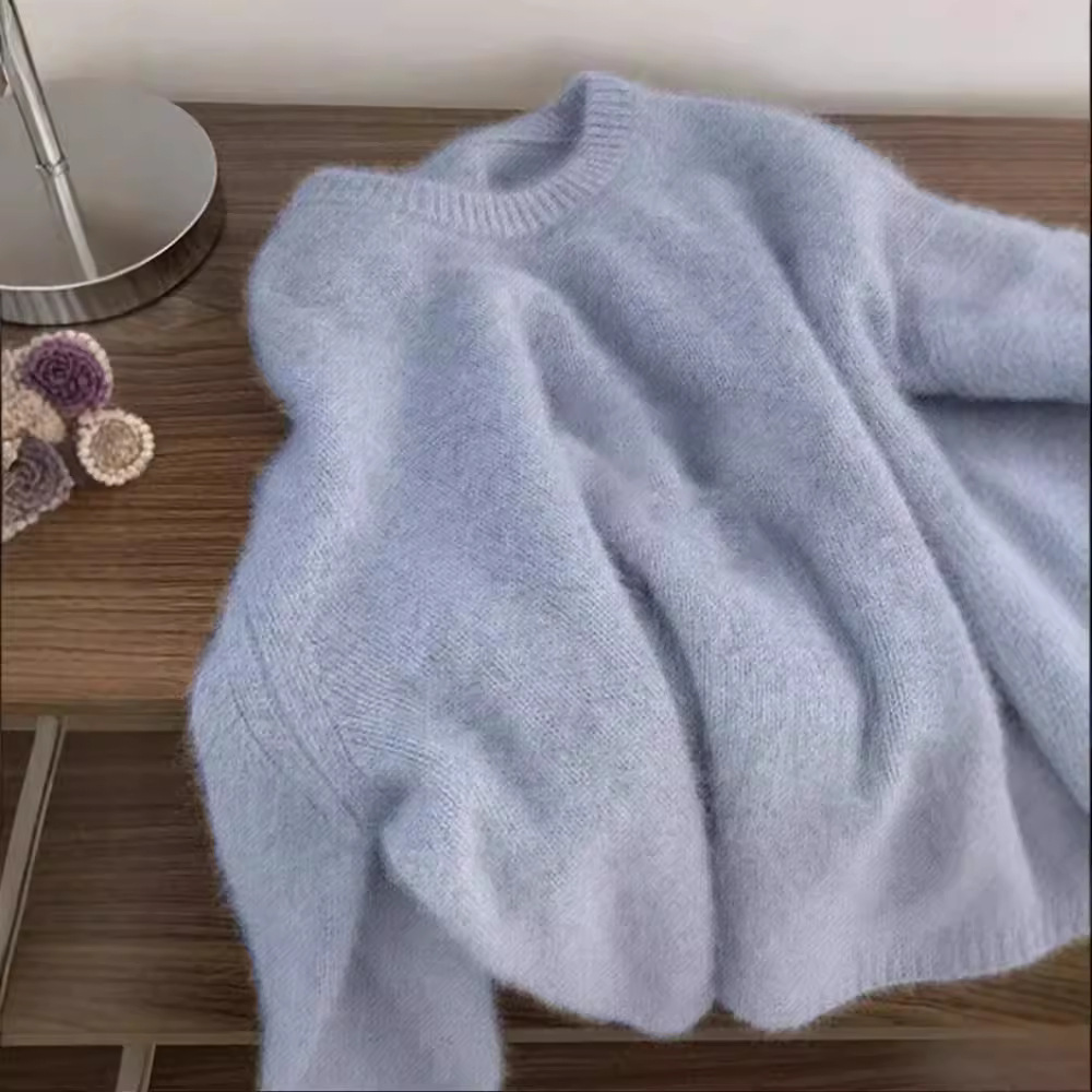 A high-end, soft and fluffy raccoon wool round-neck sweater for women in winter, thickened and laid-back style milk fufu, paired with a knitted sweater top details Picture