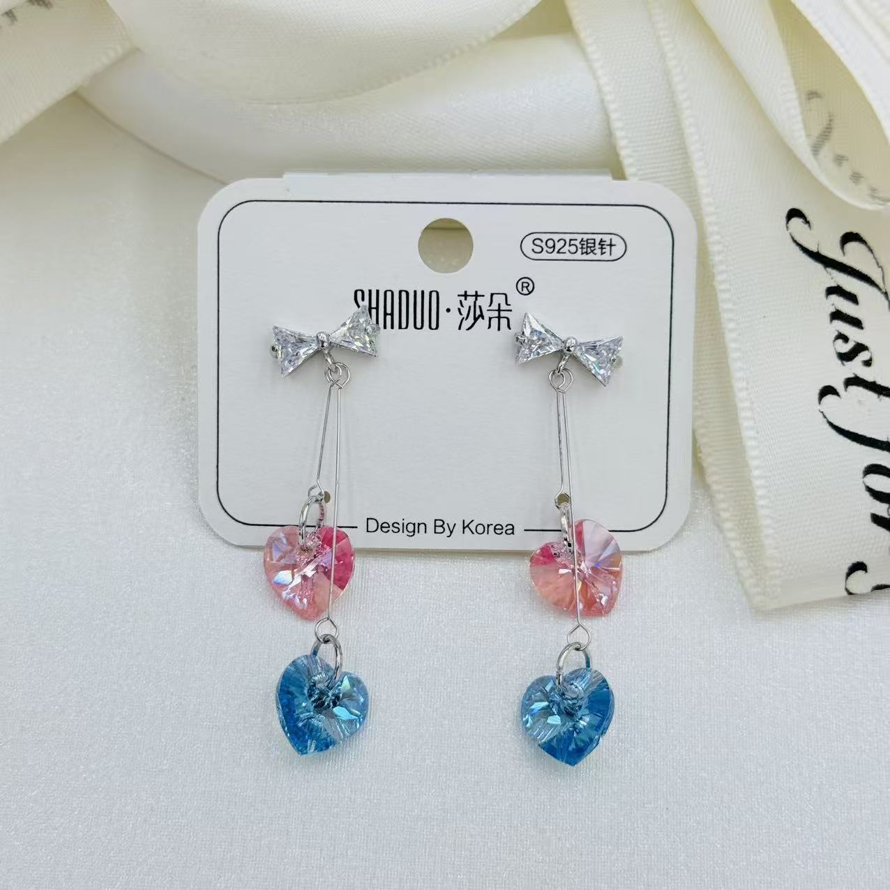 Aretes de cristal tejido aretes de acero inoxidable adornos moda mujer luz lujo earwear Application Scenario