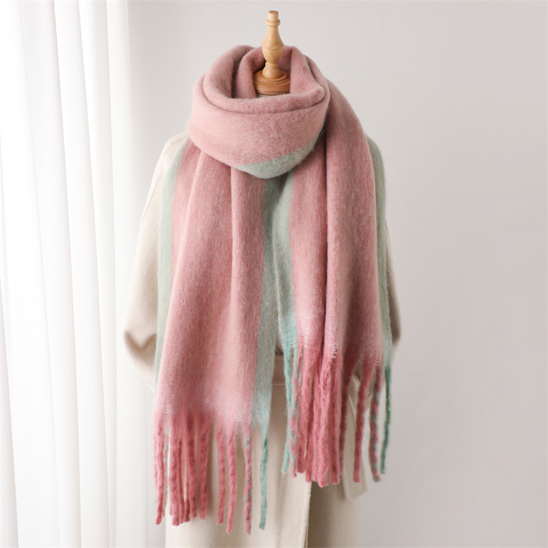 A new European-style faux cashmere warm shawl scarf for both men and women, suitable for autumn and winter. It features a color-blocked gradient tassel loop gauze scarf Specification image