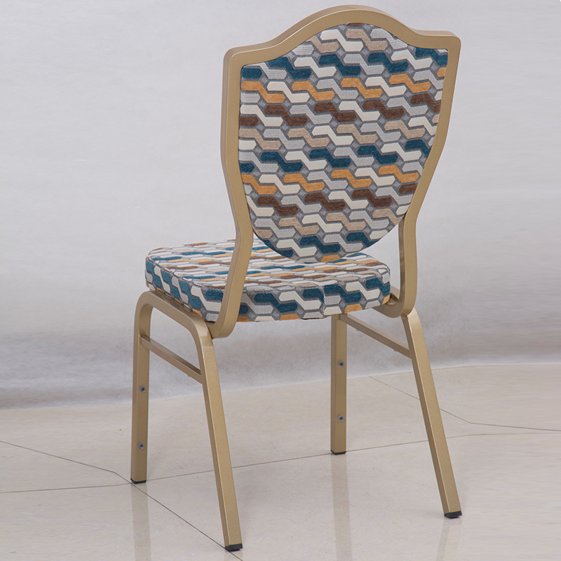 Star Wholesale metal hotel banquet chairs and dining chairs can be equipped with chair covers. They are universal for hotel and restaurant tables and chairs Application Scenario