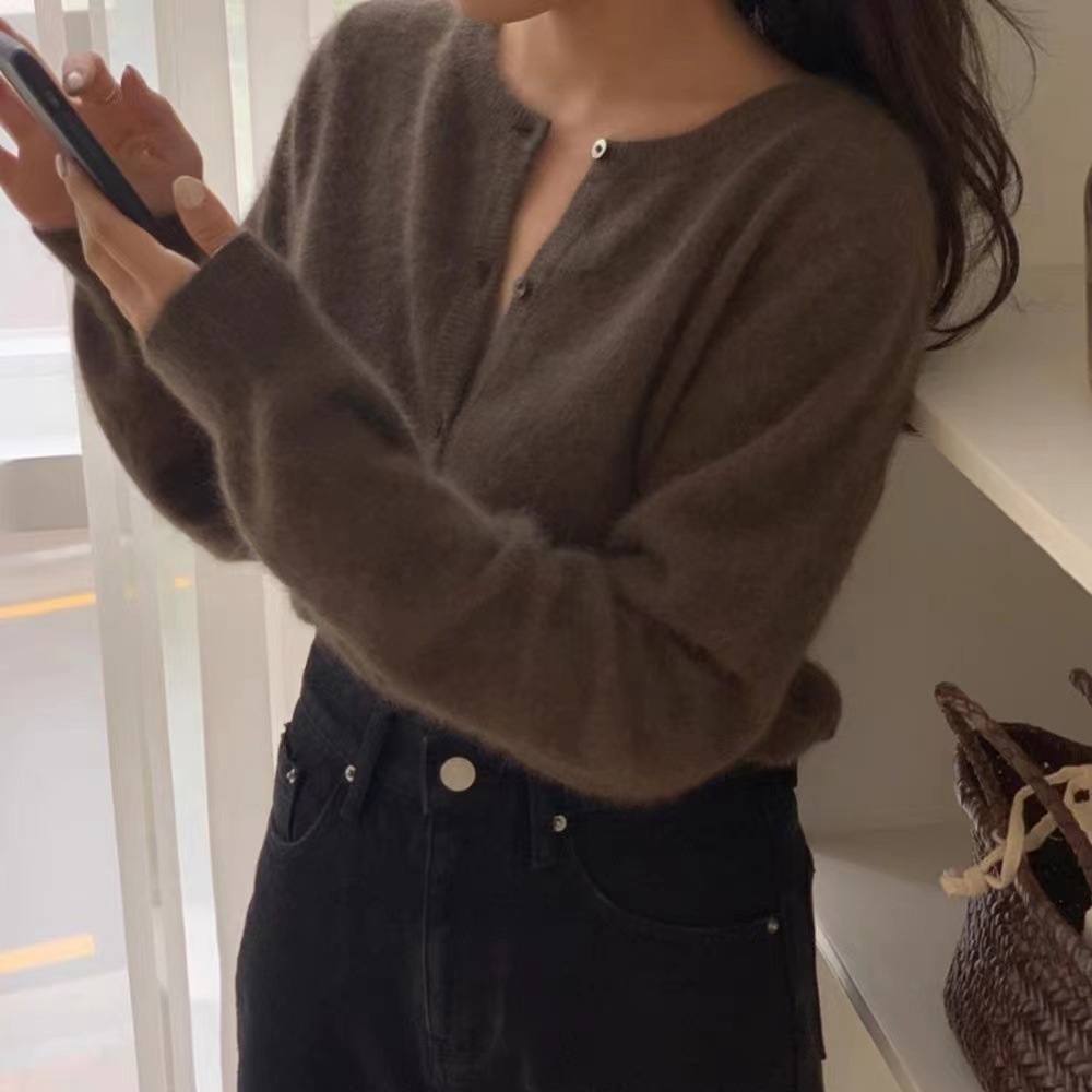 Raccoon fur short knitted cardigan for women's autumn and winter 2025 new style round-neck layering sweater coat top Application Scenario