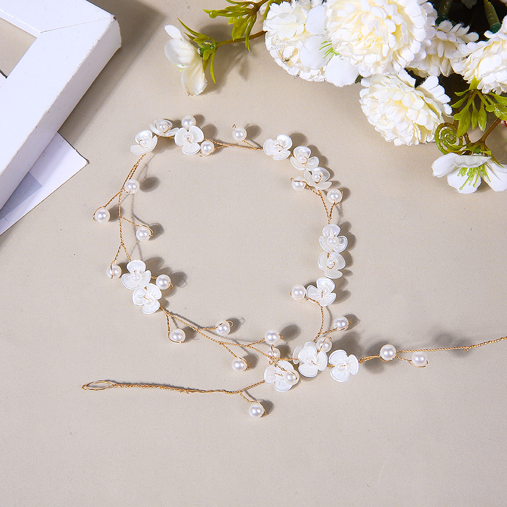 Bride's headwear, wedding accessories, hand-woven pearl hair accessories, clothing accessories, hat accessories, headwear accessories details Picture