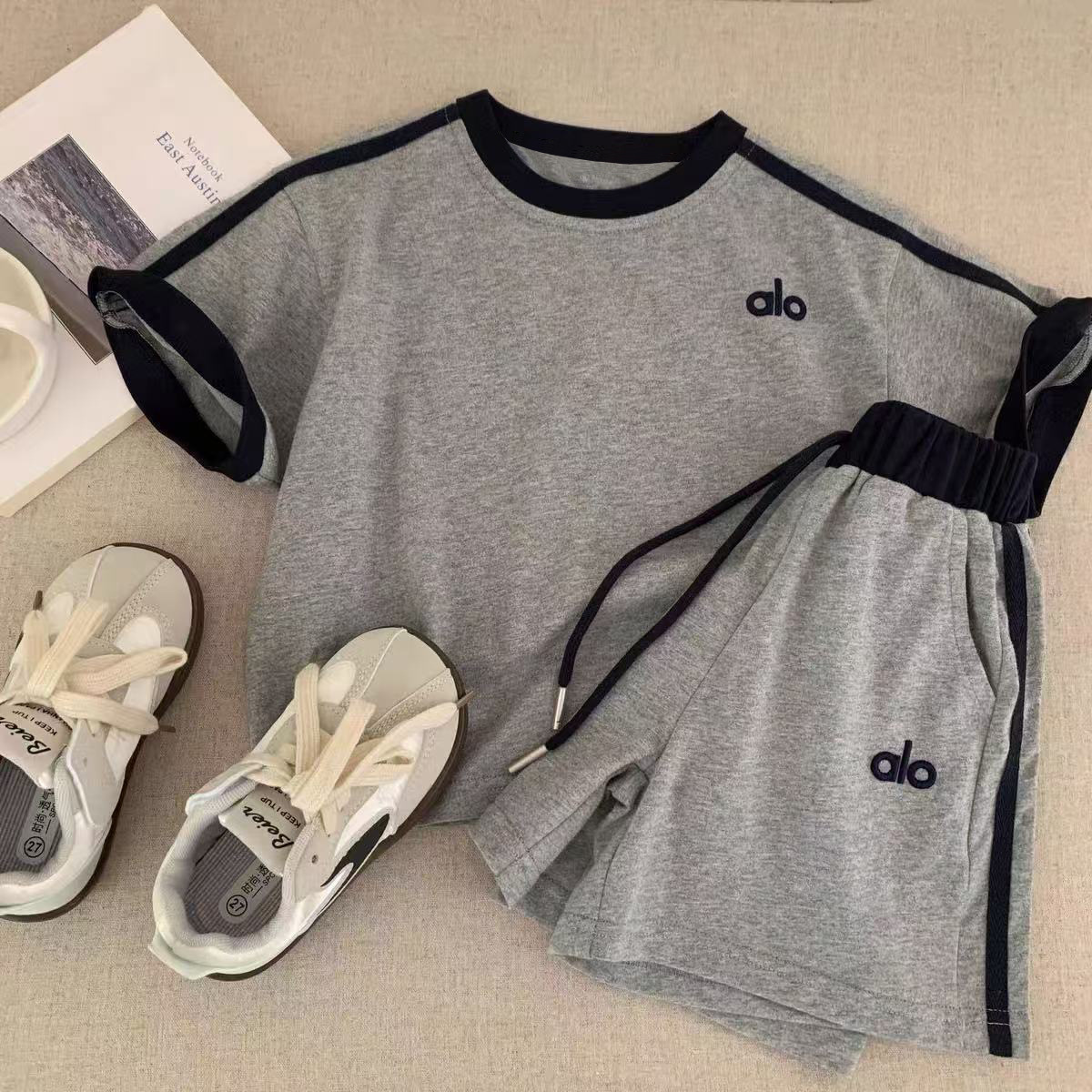 Children's short-sleeved set 2025 Summer Boys' and Girls' embroidered trendy brand, two-piece pure cotton T-shirt and shorts for kids Application Scenario
