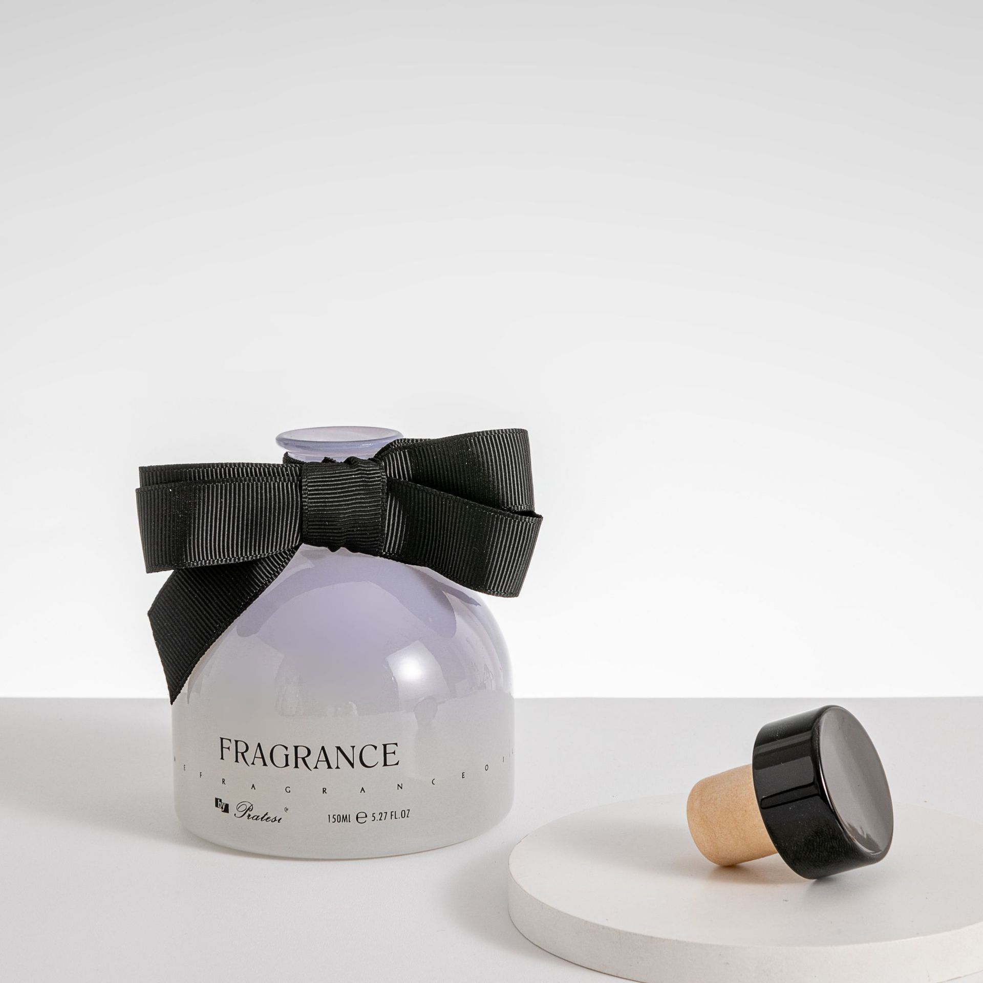 The aroma diffuser is equipped with an aroma diffuser, flame fireplace, automatic aroma diffuser and two-fluid aroma equipment Application Scenario