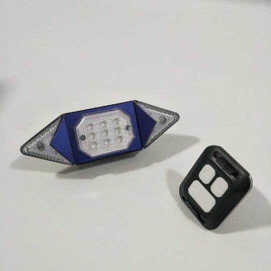 أضواء ذاتية الحركة، أضواء ذاتية التحكم عن بعد، أضواء خلفية جديدة من طراز USB لإعادة الشحن، إلى مصابيح ركوب الدراجات