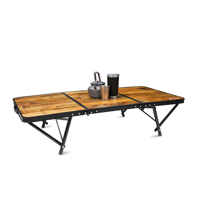 The outdoor picnic table in Xanaduji has a cold and dark style. For self-driving Tours and barbecues, portable folding tables are recommended details Picture