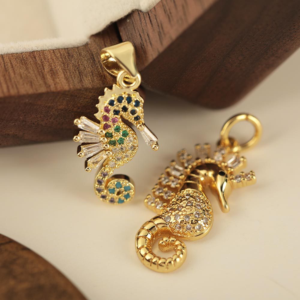 Hot-selling, versatile and fashionable two-color seahorse pendant necklace with gold plating and full diamonds available for wholesale Specification image
