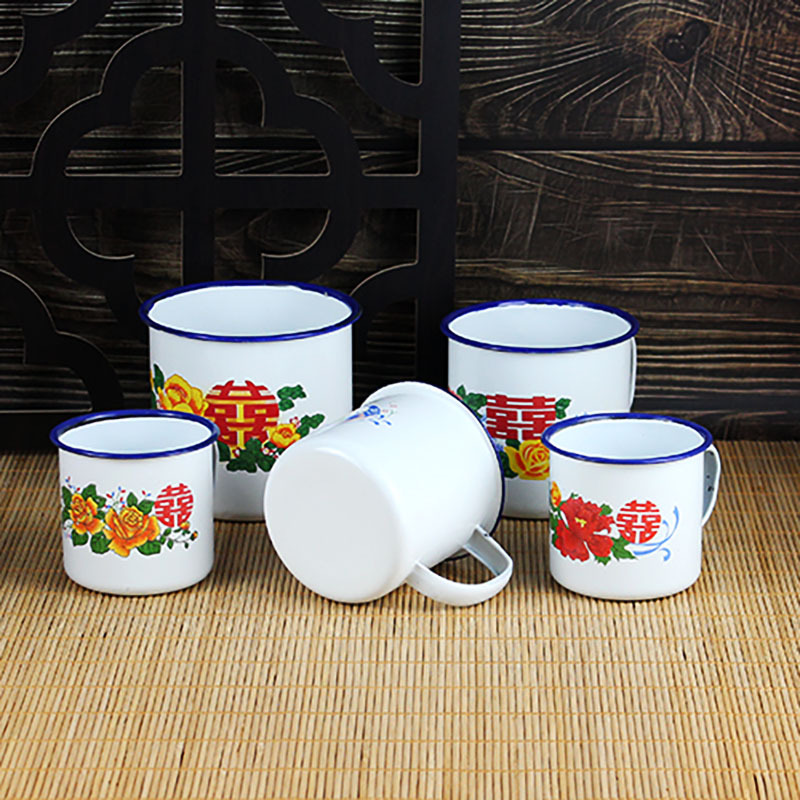 Red nostalgic enamel cups, old-fashioned cakes, hot pot cups, flower-shaped iron tea POTS, wedding souvenirs, wedding candy boxes Application Scenario