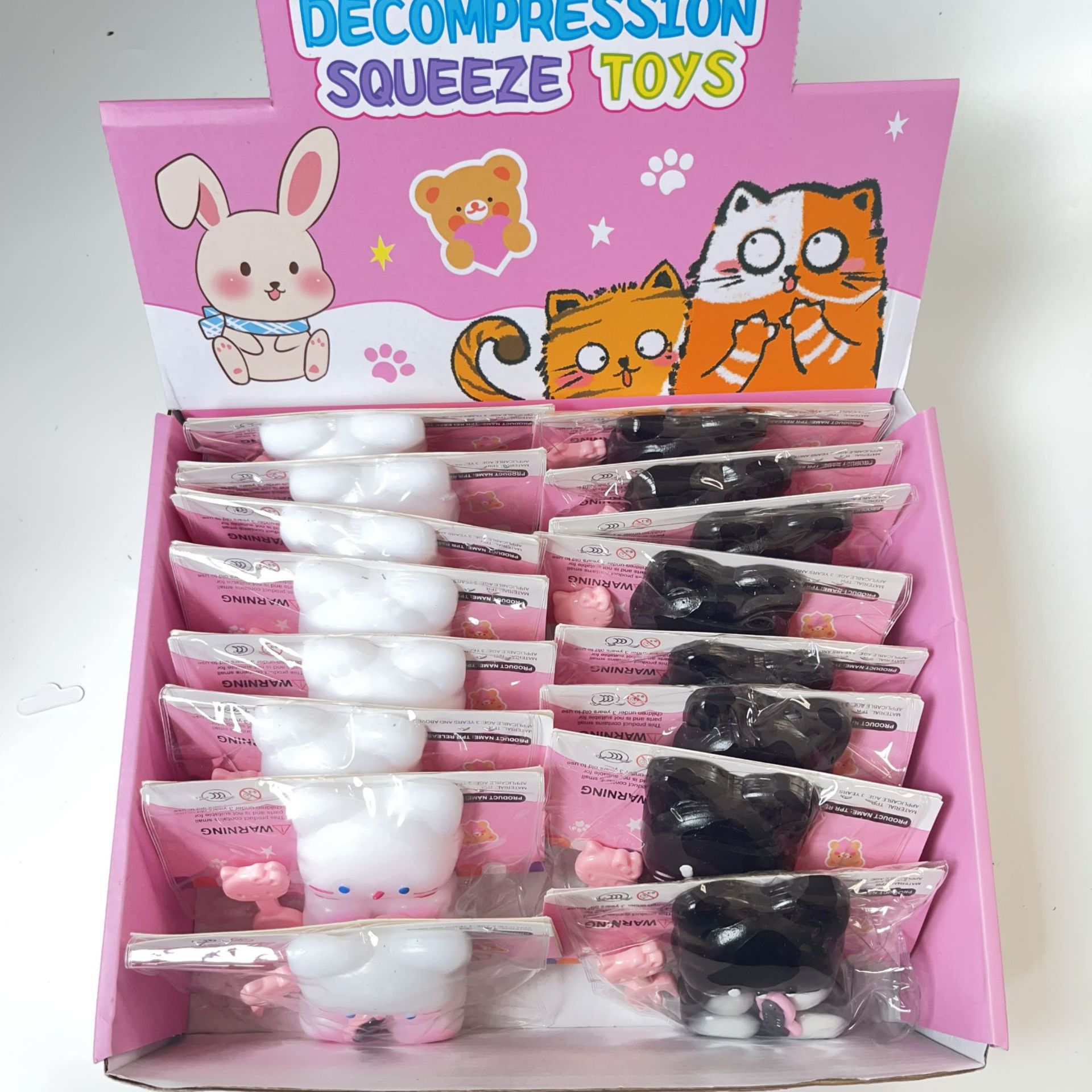 Cute and adorable cat-shaped balls with a muddy texture, a delightful little cat toy gadget Specification image