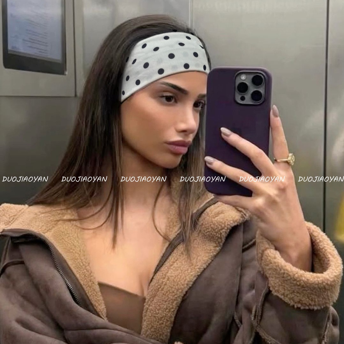 Cross-border new retro polka dot hair band, high-end and fashionable polka dot hair accessory, yoga elastic sports headband, headscarf for women Application Scenario