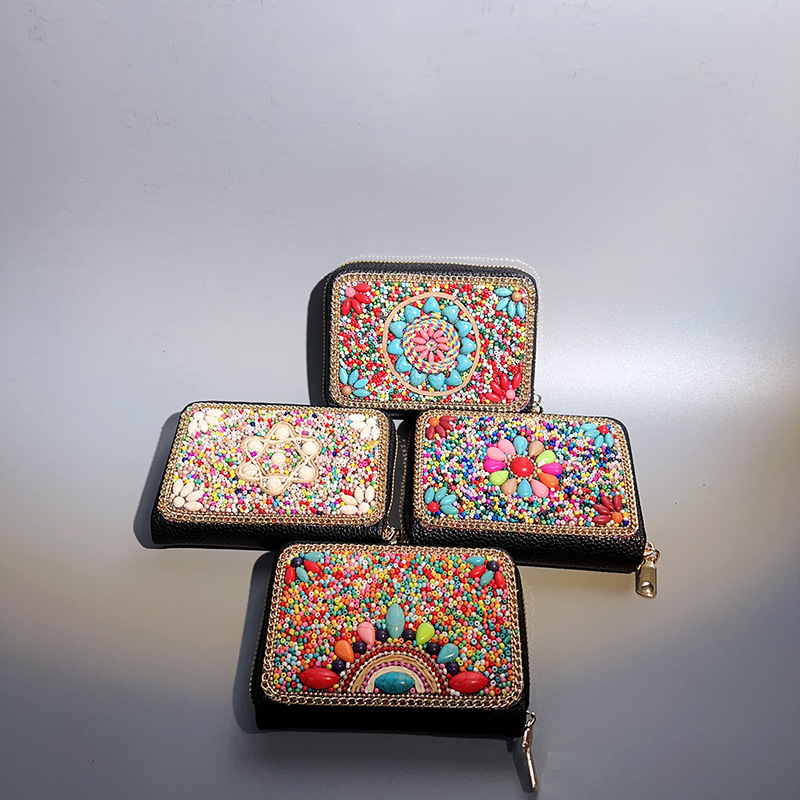 钥匙套/开瓶器/皮革制品/潮玩挂饰/钥匙扣皮革细节图