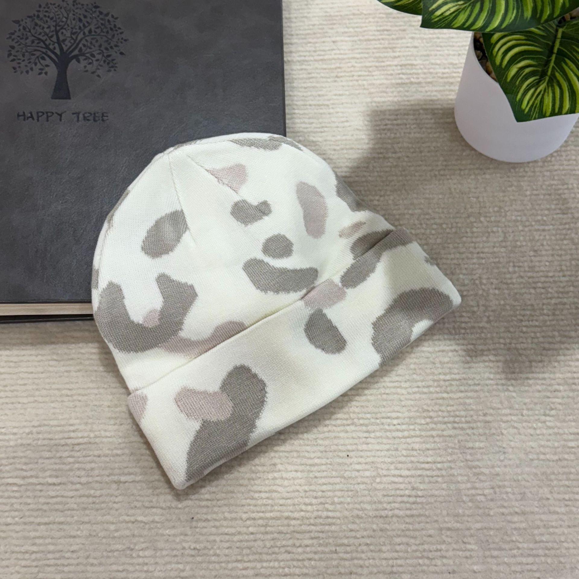 2025 New autumn and winter woolen caps, outdoor casual ski caps, European and American cold caps, warm jacquard camouflage knitted caps for men