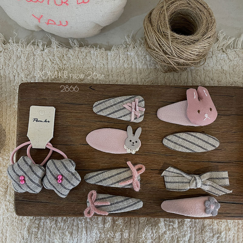 Cute hair accessories, hair clips, hair bands, grab clips, acetate shark clips, cloud-shaped hair accessories for children and girls are available in a variety of styles to choose from details Picture