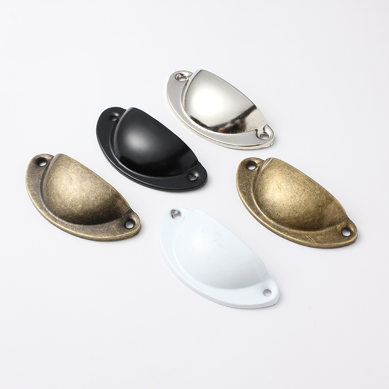 The manufacturer offers zinc alloy shell handles, American retro drawer and cabinet handles, and shell semi-circular buckles in stock Application Scenario