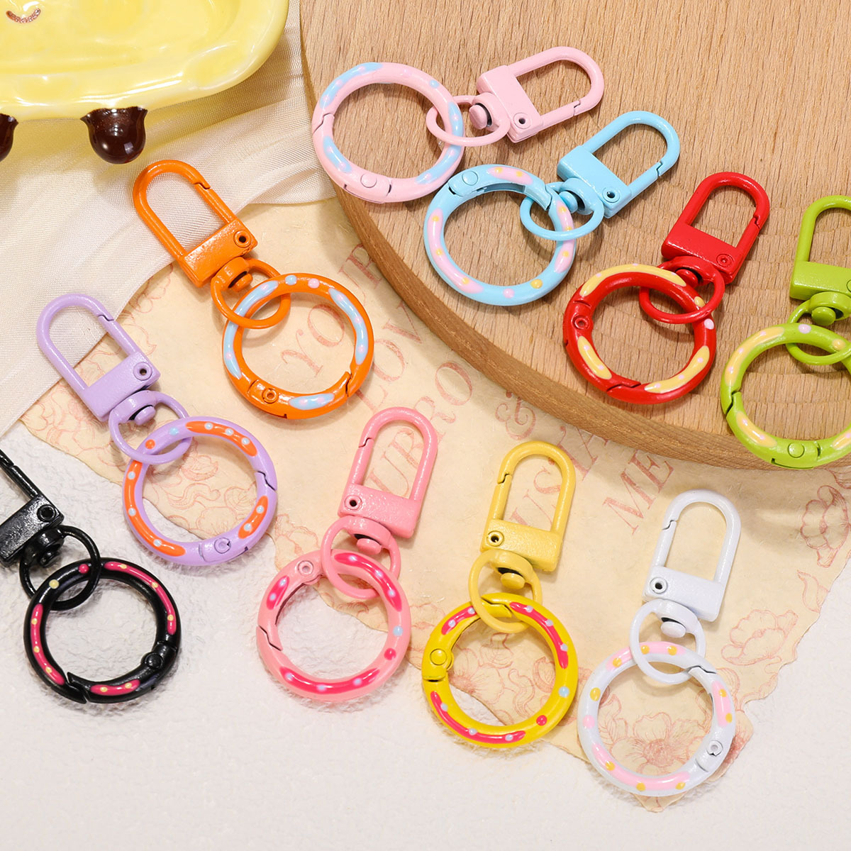彩色手绘开口圈门扣钥匙扣 手工diy玩偶包包甜甜圈弹簧扣挂饰配件