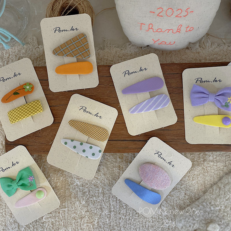 New Korean-style autumn and winter retro oval hair clips, handcrafted fabric children's double set, bowknot broken hair duck clips details Picture