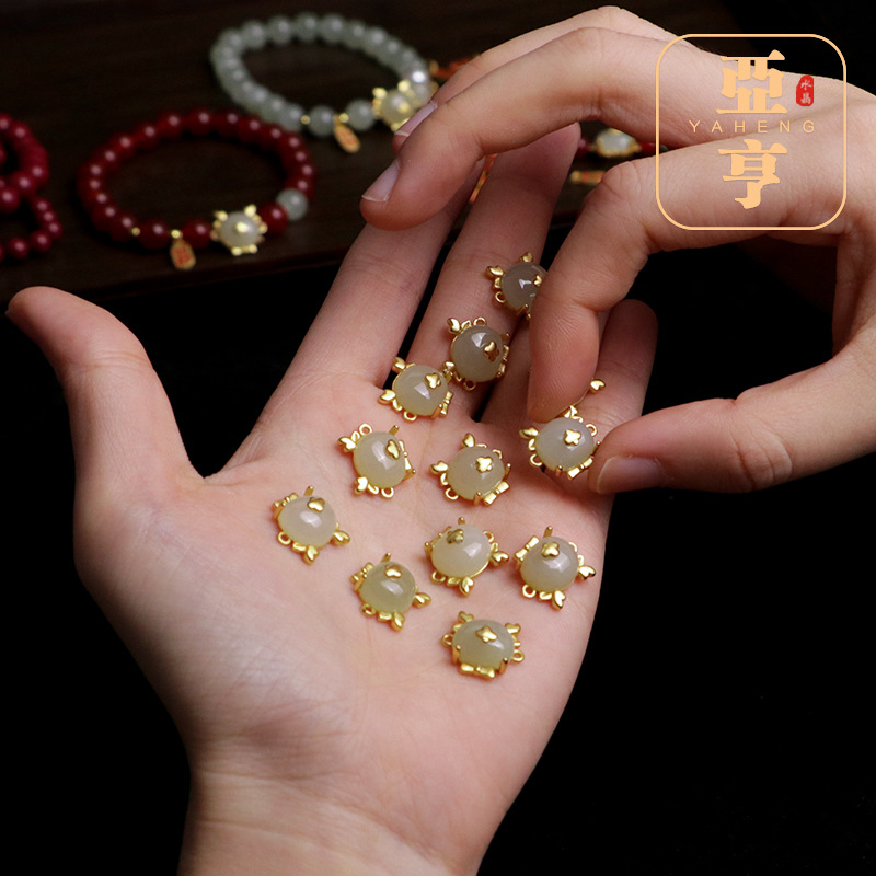 Ancient-style Dragon Year bracelet, natural and genuine Hetian jade cinnabar bracelet, wholesale of zodiac year purple gold sand cinnabar bracelet Application Scenario