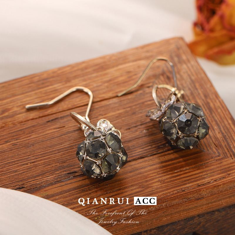 925 Silver Needle High-end Earrings, women's Zircon earrings, French light Luxury, niche design, ins earrings wholesale Specification image