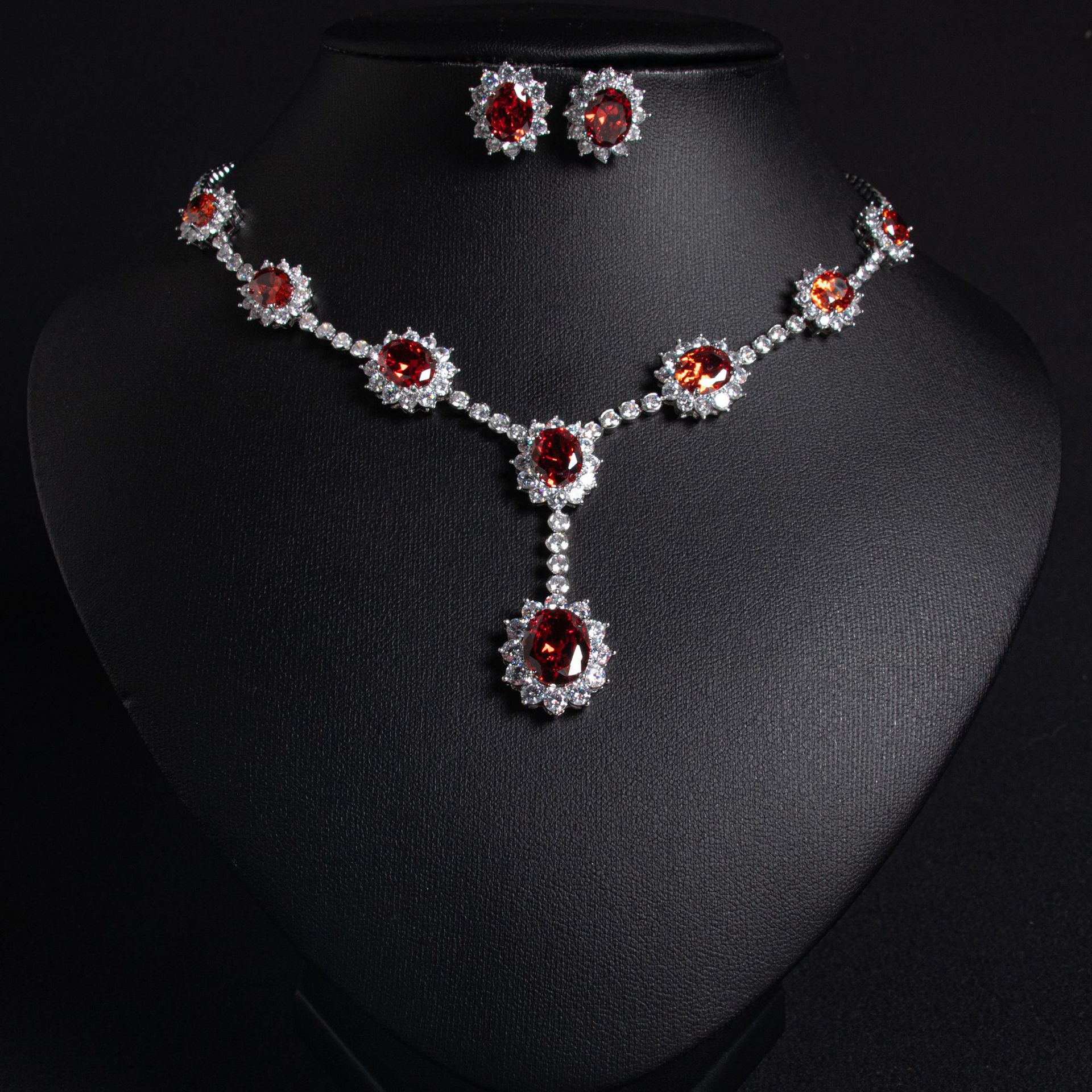 Wholesale of cross-border jewelry sets, clothing accessories, stud earrings, necklace sets, banquet evening dress accessories details Picture