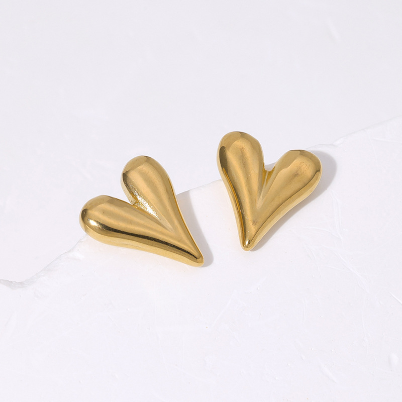 European and American ins style 18K gold-plated titanium steel ear studs, simple and fashionable heart-shaped earrings, elegant and high-end earrings wholesale