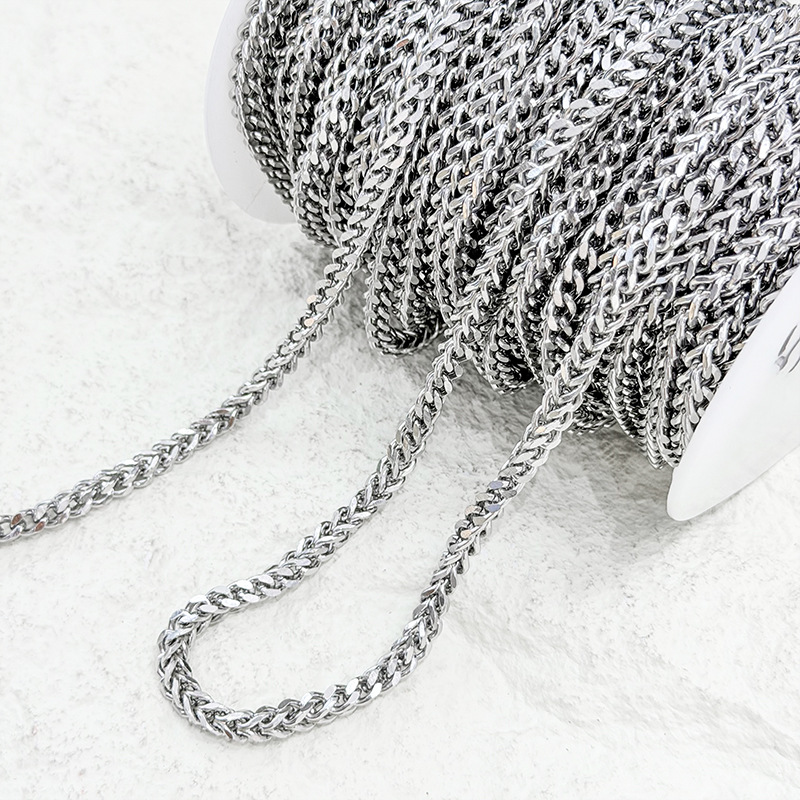 Wholesale of silver semi-finished chain jewelry accessories for both front and back color-preserving Cuban chains details Picture
