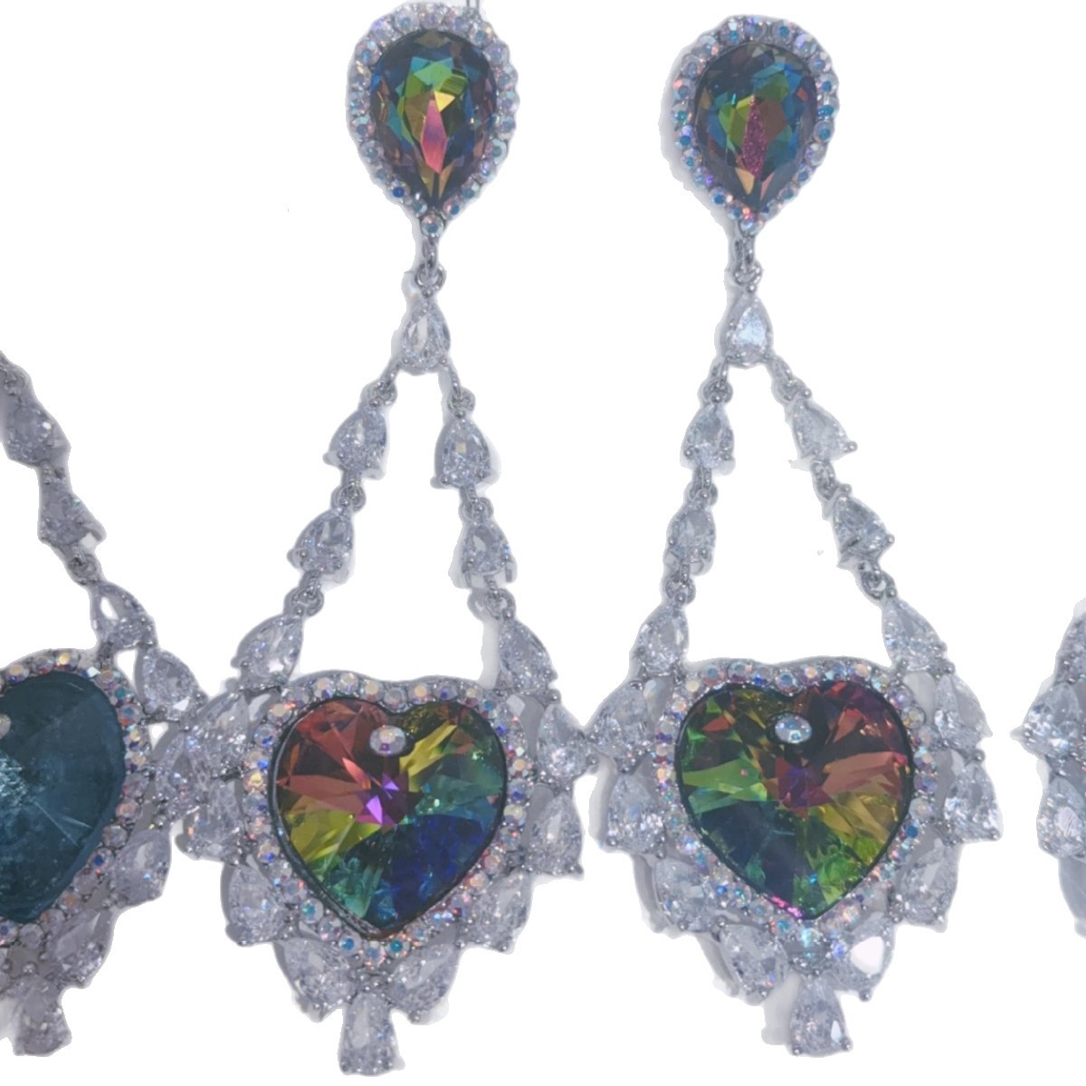 New color scheme: Fashionable and romantic heart-shaped S925 silver needle, European and American micro-inlay, light luxury, dazzling Austrian Swarovski crystal, high-end earrings, Korean Dongdaemun earrings, Ocean Heart, elegant live-streaming style Item Picture