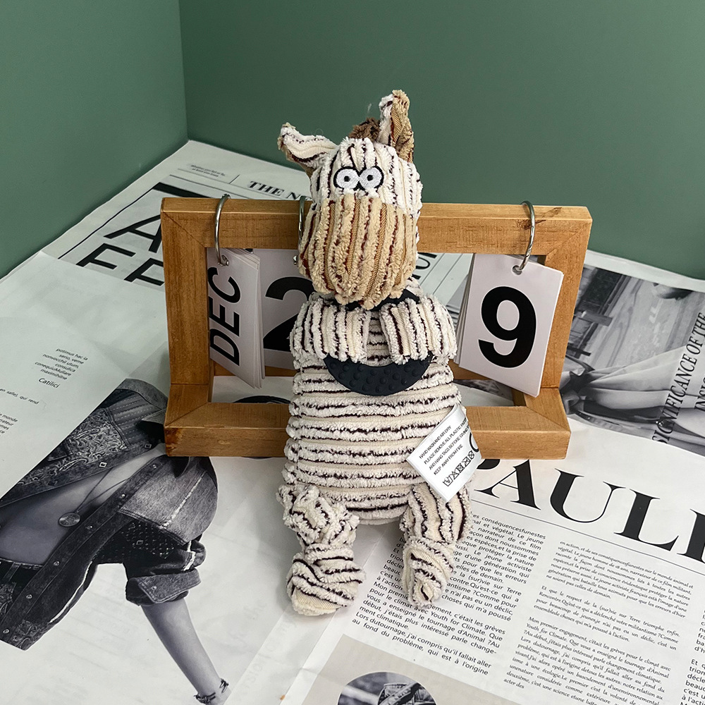 Dog teething rubber ring toy, pet cat and dog chewing sound corduroy plush interactive toy Application Scenario