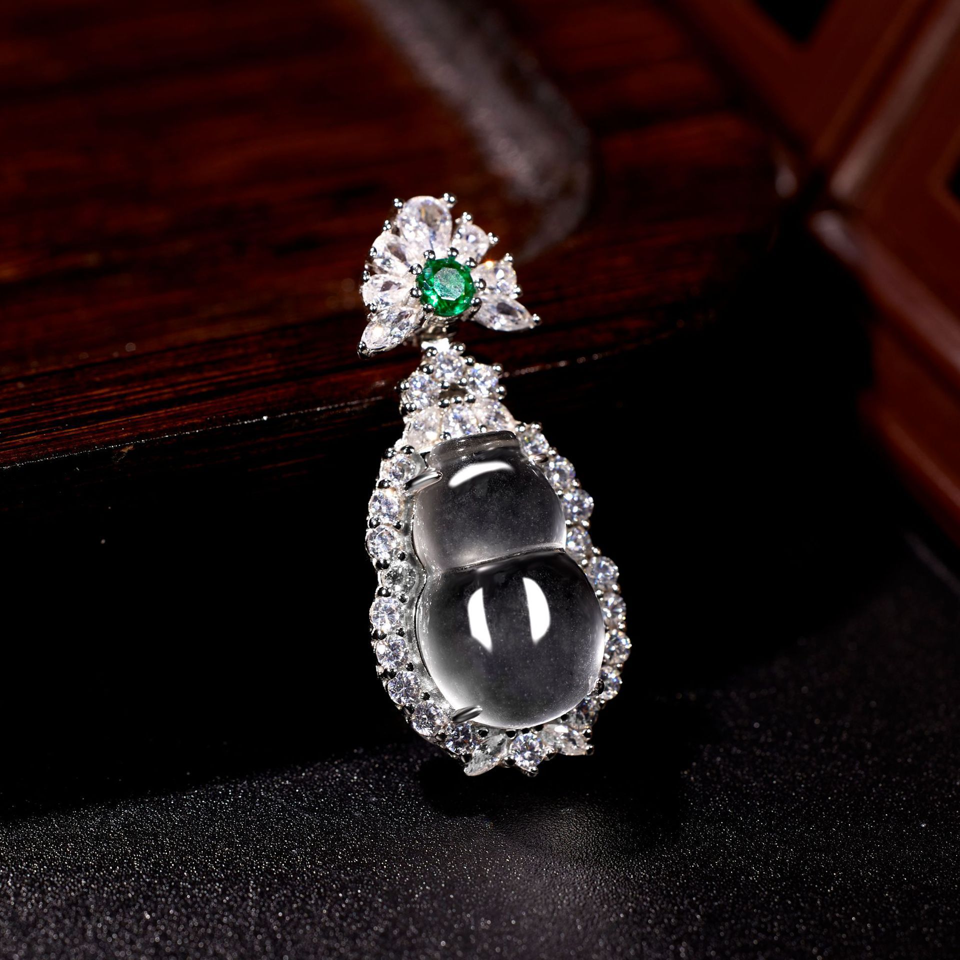 S925 Silver Quarquartz jade Gourd Necklace for Women, New Chinese-style national trend high Ice Fortune Pendant, ice-transparent silver inlaid with jade details Picture
