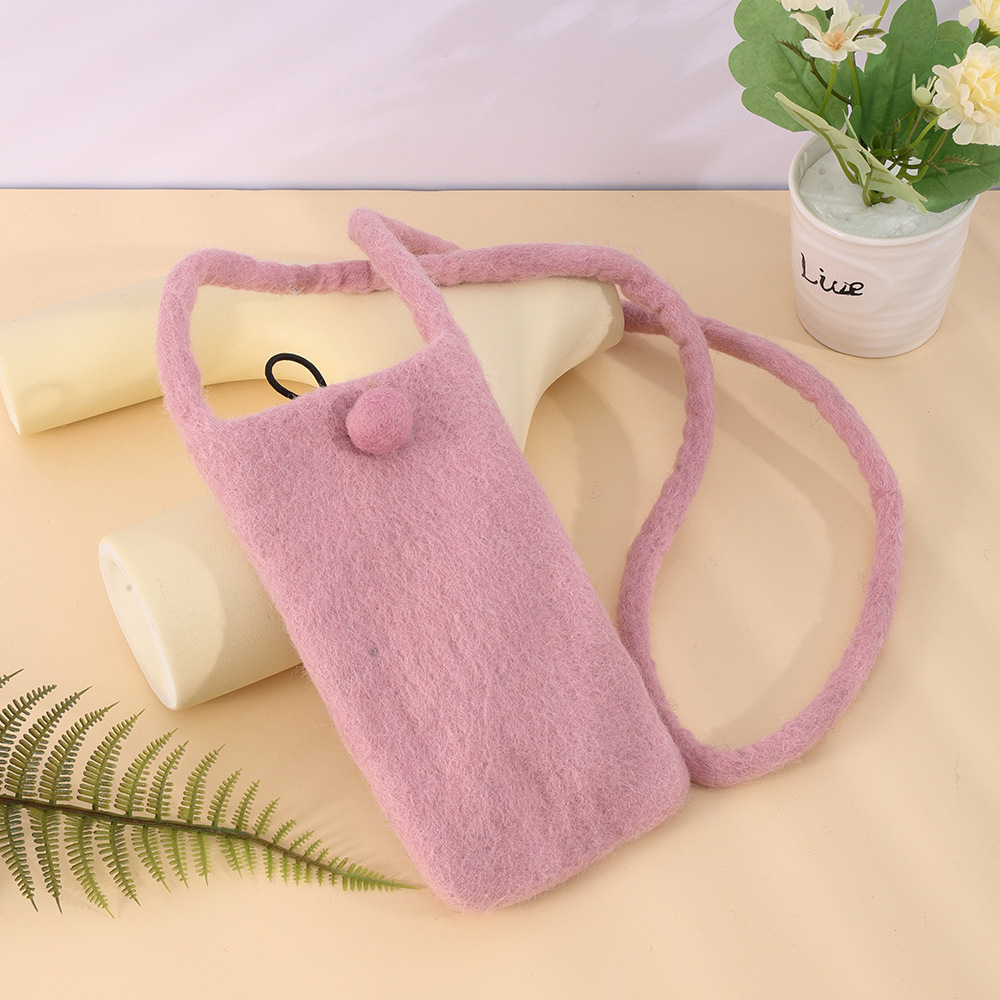 Ins-style handcrafted wool felt mobile phone bags with a "Poke Poke" style, Japanese forest women's single-shoulder crossbody mobile phone bag manufacturer wholesale Application Scenario