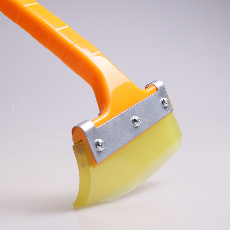 Long-handled ox tendon wiper, film application, snow scraper, glass cleaning tool, 8cm thick plate R-3107A car window Application Scenario