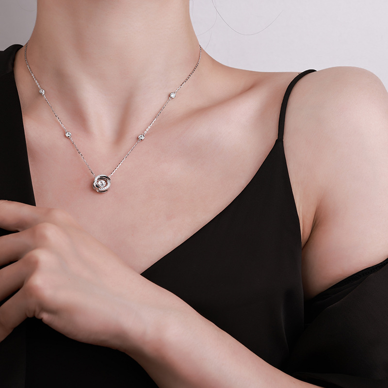 Pure silver necklace for women, 2026 new three-second heartbeat collarbone chain, light luxury and niche design sense, the same style of necklace