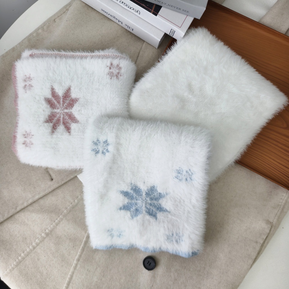 One-piece consignment original 2025 new style snowflake imitation mink fur scarf for girls, cute and sweet Japanese school style, warm and fluffy scarf, wholesale from street stalls Application Scenario