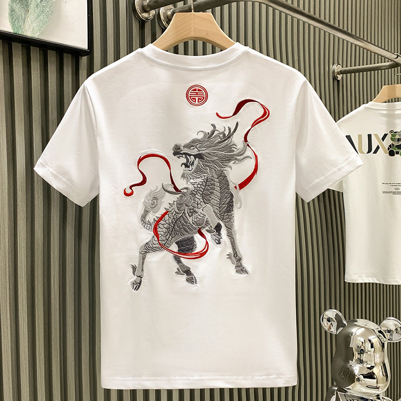 The new short-sleeved T-shirt for men in the summer of 2024 for the European station of the streetwear brand, featuring heavy industry Qilin embroidery, is a half-sleeved shirt for young people Specification image