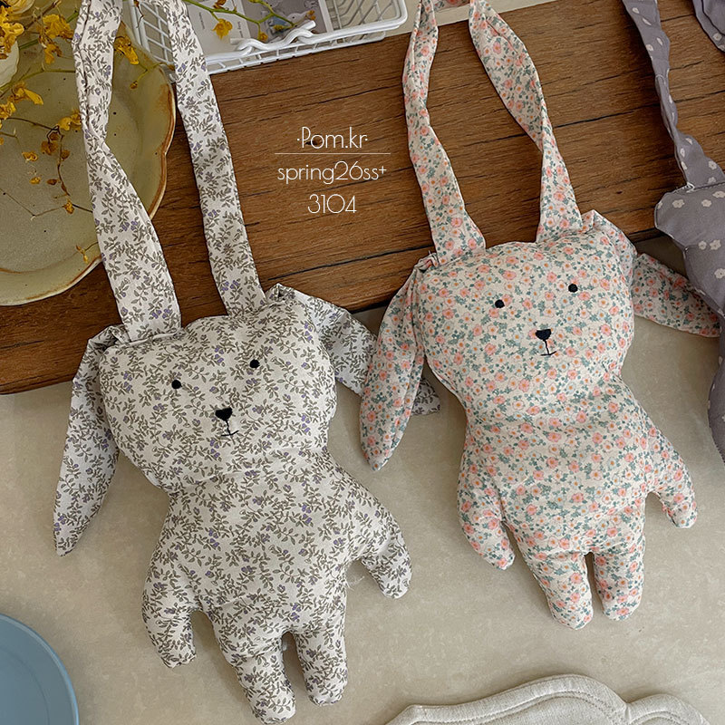 Spring new Korean style Instagram rabbit doll children's hand-held creative bag, cute baby hand-held hanging bag decoration Application Scenario
