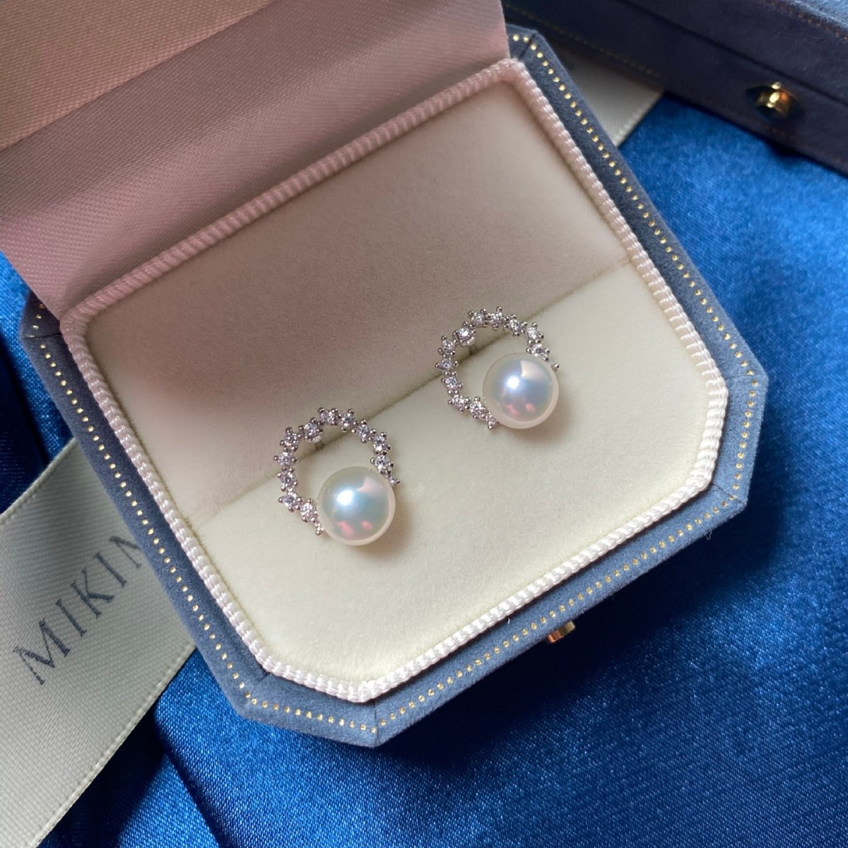 The TV drama's same style pearl earrings, 925 sterling silver inlaid with natural freshwater pearls, trendy new garland stud earrings for women details Picture