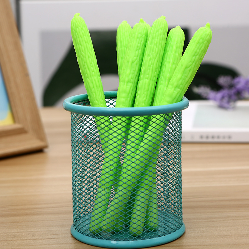 Creative and spoof vegetable pens, bitter gourd gel pens, student stationery, 0.5mm stationery, office black signature pens full figure