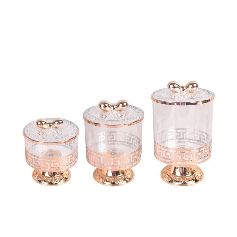 Transparent European retro high-footed silver-plated candy jars, seasoning jars, nut jars, light luxury European jars and storage jars for foreign trade merchants Application Scenario