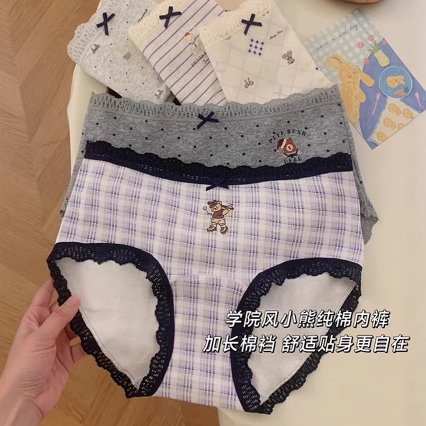 College-style little bear underwear for girls, pure cotton 10A antibacterial extended size, 2026 new mid-waist lace triangle pants details Picture