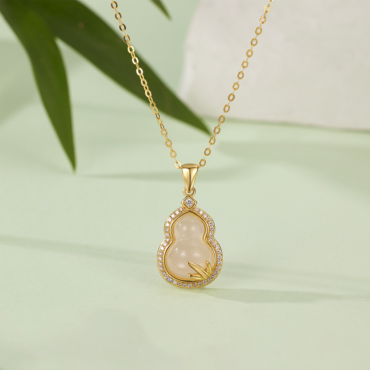 S925 Sterling Silver Bamboo Leaf chalcedony Gourd Necklace for Women, a new Chinese-style fresh and elegant pendant seal full figure
