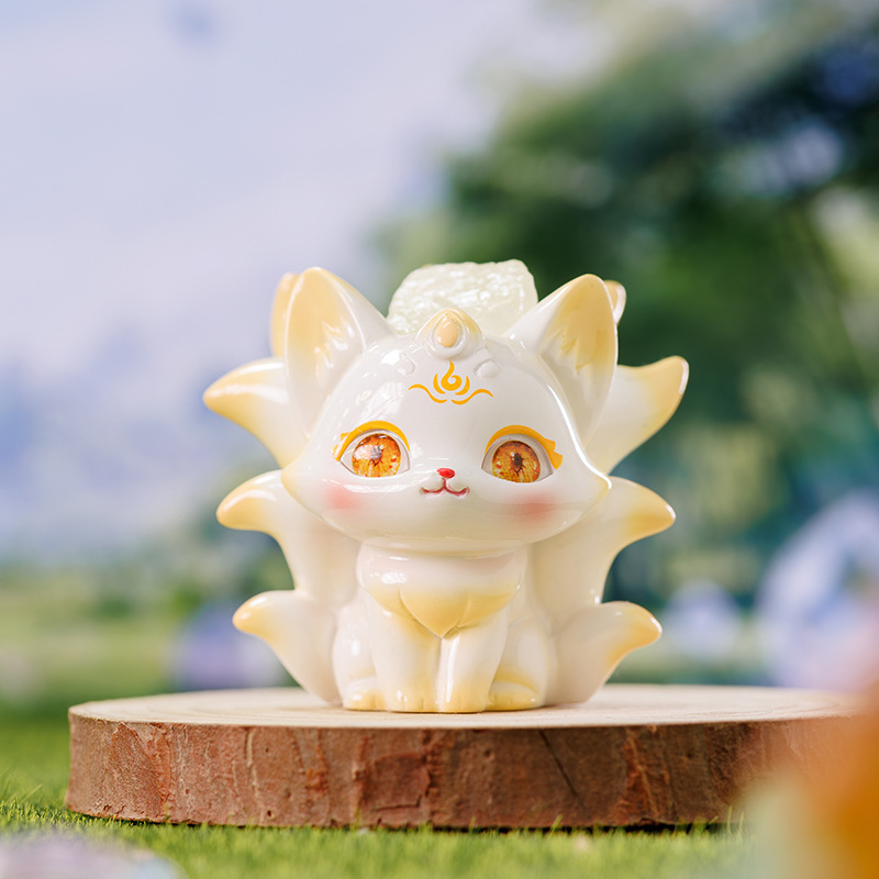 Seven-color Spirit Fox Blind Box, Qingqiu Nine-Tailed Fox Desktop ornament, cute and fun resin handicraft ornament blind box wholesale Application Scenario