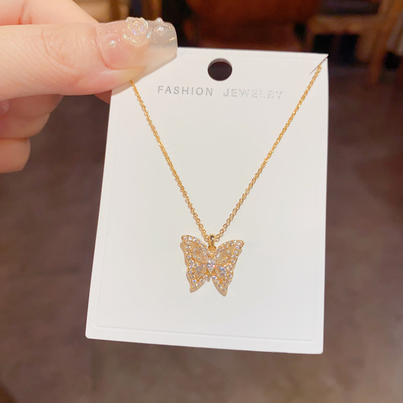 French fashion, light luxury, ultra-sparkling, micro-inlaid zircon butterfly pendant necklace, a niche and versatile design with a sense of collarbone chain accessory Specification image