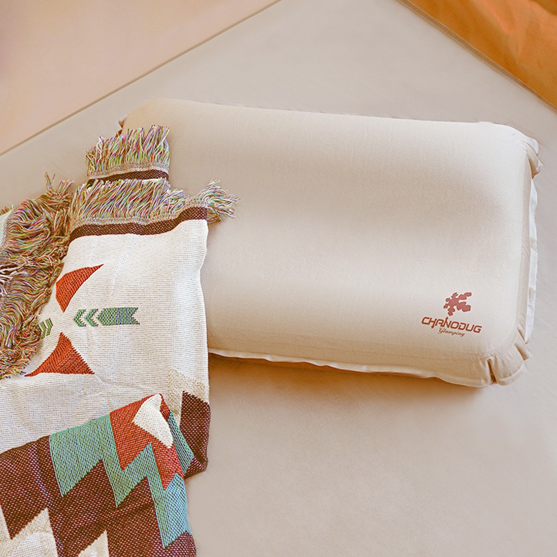 Portable and easy-to-store self-inflatable pillow for camping travel, outdoor 3D comfortable pillow, high-elasticity cotton cheese pillow Application Scenario