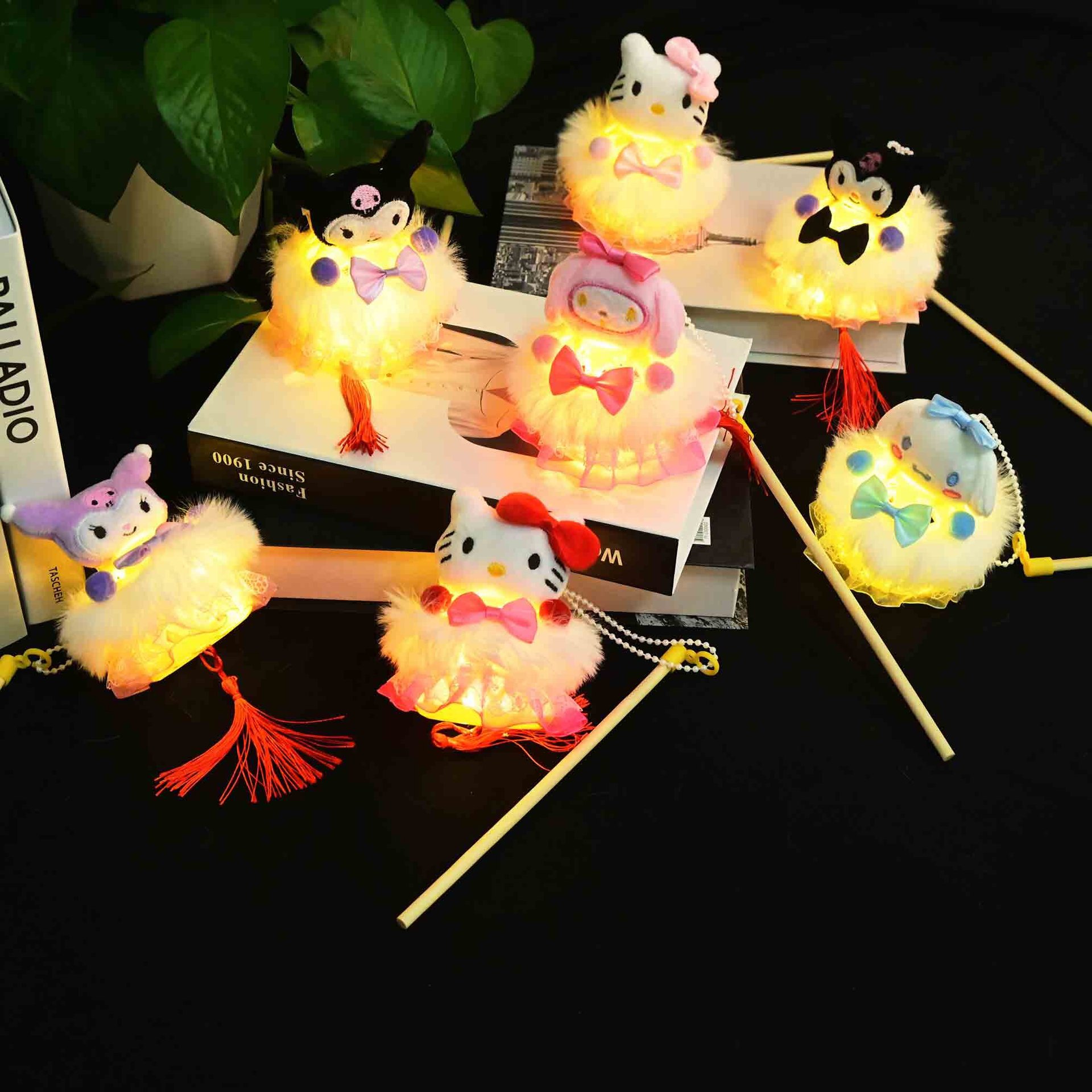 可爱卡通造型发光灯笼 儿童节日装饰手提花灯 夜市摆摊玩具货源