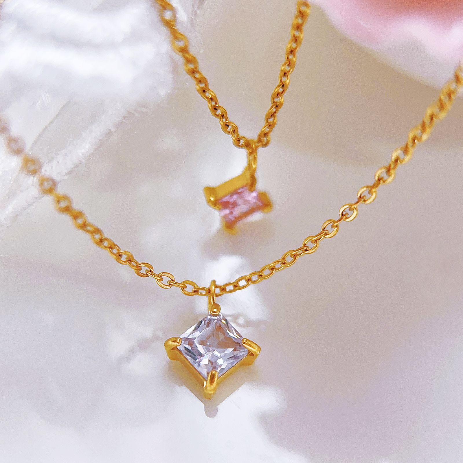 An Instagram-style 18K gold-plated stainless steel pink diamond-shaped zircon pendant necklace for women, a bestseller in Instagram-style Application Scenario