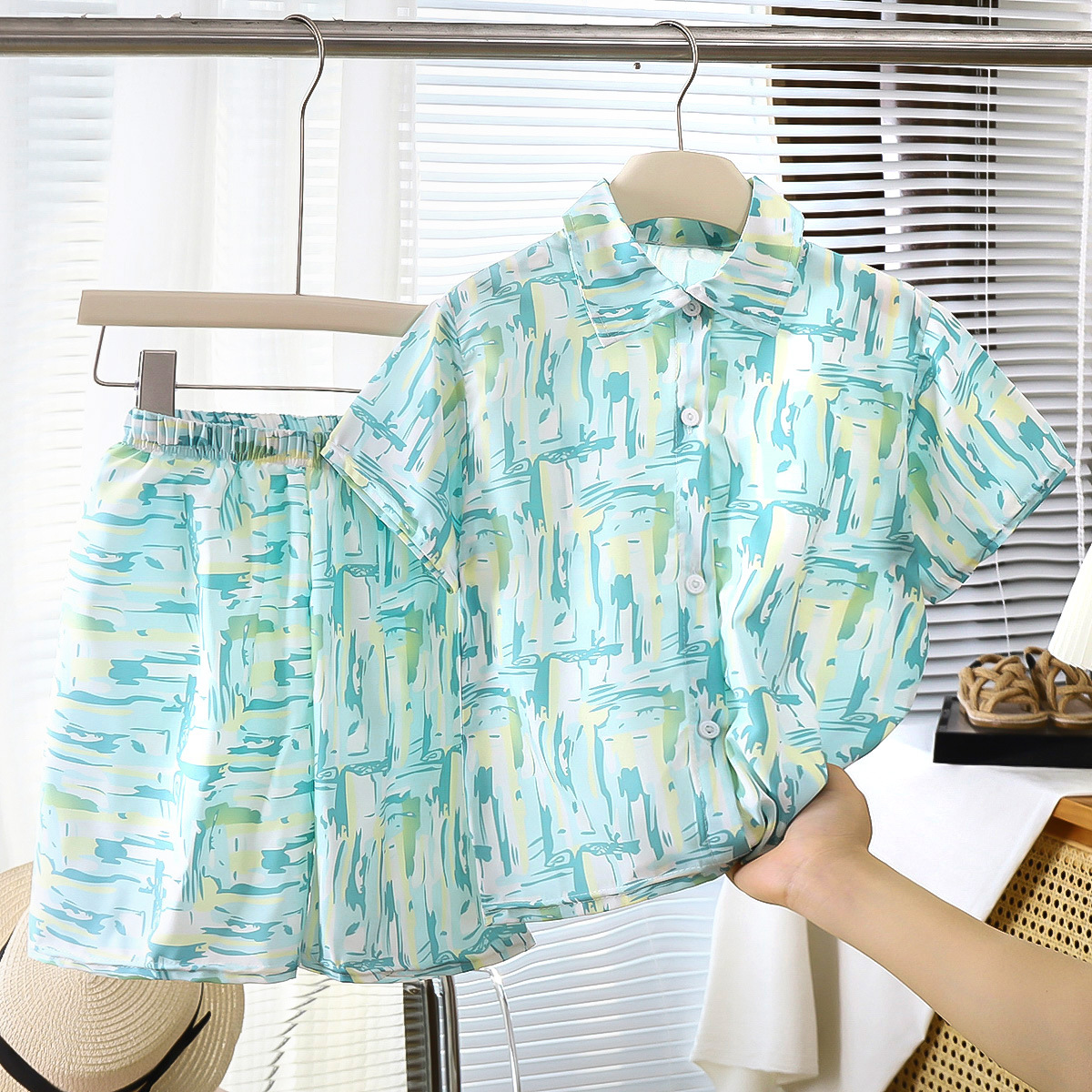 New summer casual short-sleeved shirt set for boys, beach flower shirt, trendy and versatile, loose shirt for children Specification image
