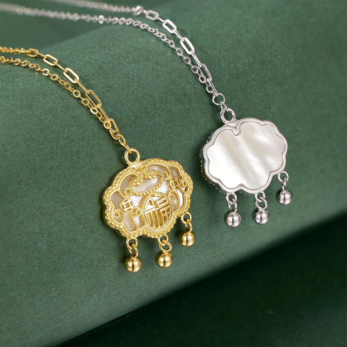 Good Fortune and Peace Lock necklace for women, no fading, court white shell longevity lock, collarbone chain for women, S925 sterling silver Application Scenario