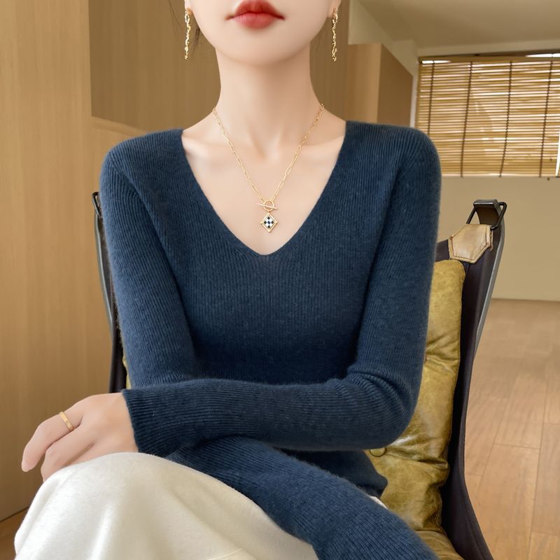 This autumn and winter new style of wool sweater features a V-neck that is slimming and versatile. It is a long-sleeved, casual and elegant sweater with a base layer of knitted sweater for women Specification image