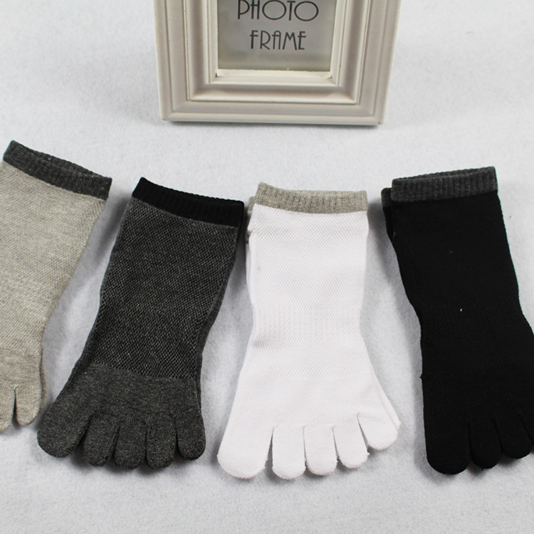 New Spring/Summer 2016 simple and casual men's socks, mesh five-toe socks, pure cotton antibacterial and deodorizing split-toe socks, short socks for men details Picture